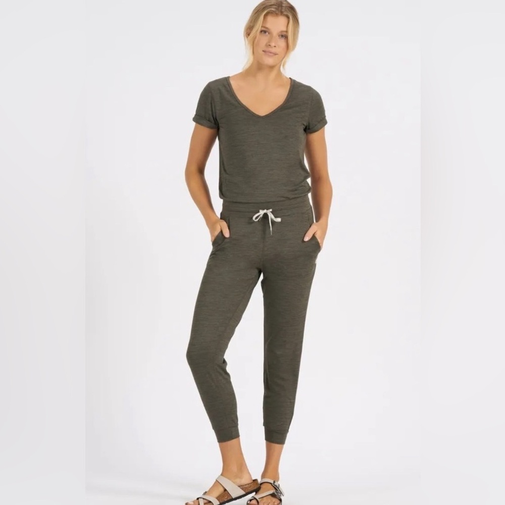 BNWT Charcoal Vuori All Day Jumpsuit